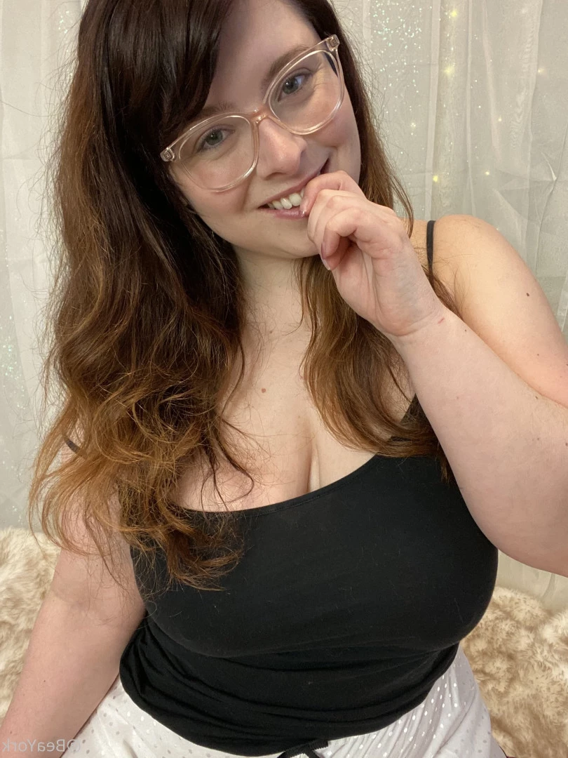 Bea York [ beayork ] Onlyfans leaked photo 5908624 on Hotleaks.tv