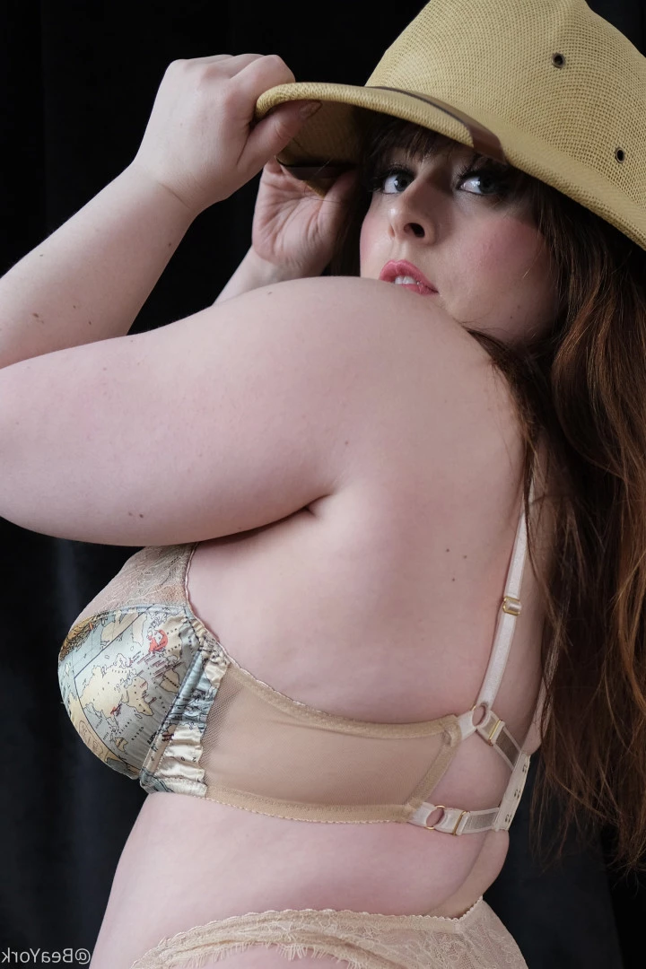 Bea York [ beayork ] Onlyfans leaked photo 5941757 on Hotleaks.tv