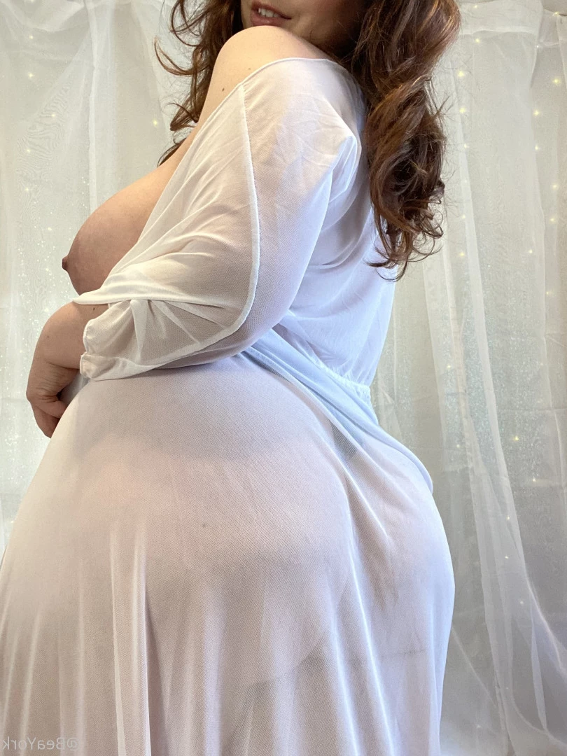 Bea York [ beayork ] Onlyfans leaked photo 5969886 on Hotleaks.tv