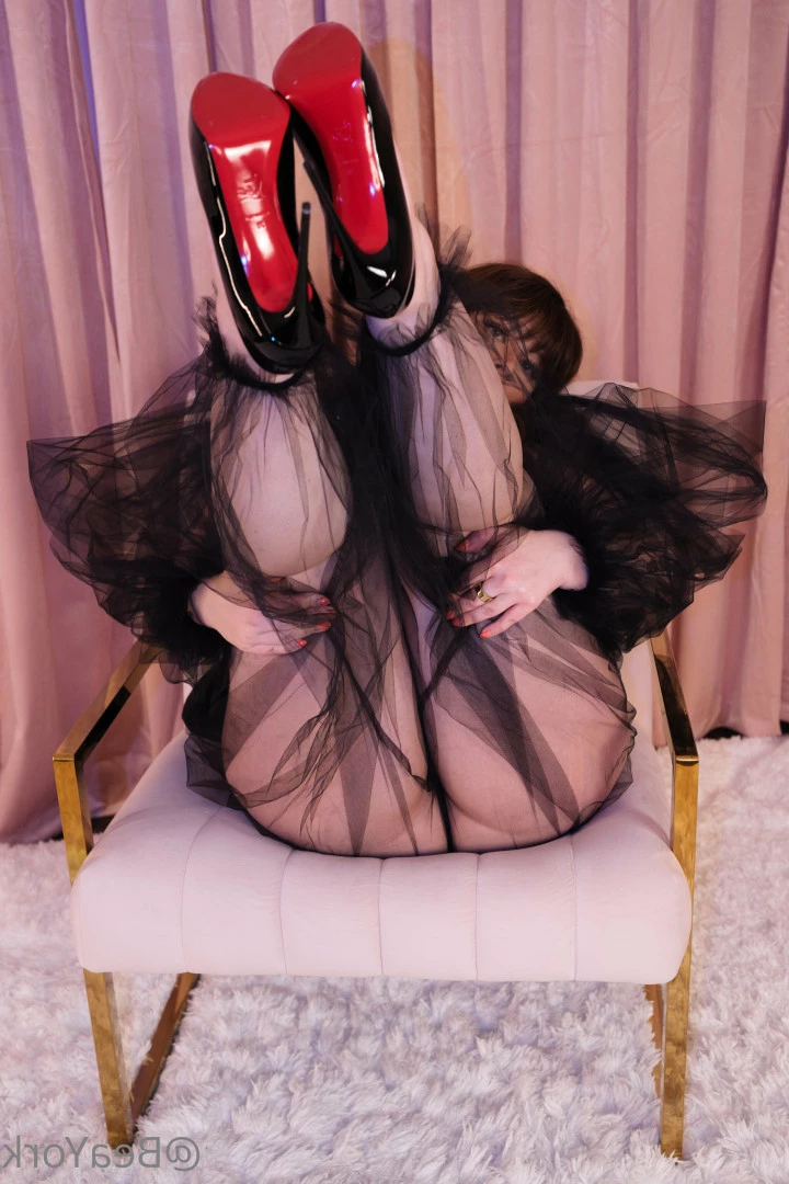 Bea York [ beayork ] Onlyfans leaked photo 7919162 on Hotleaks.tv