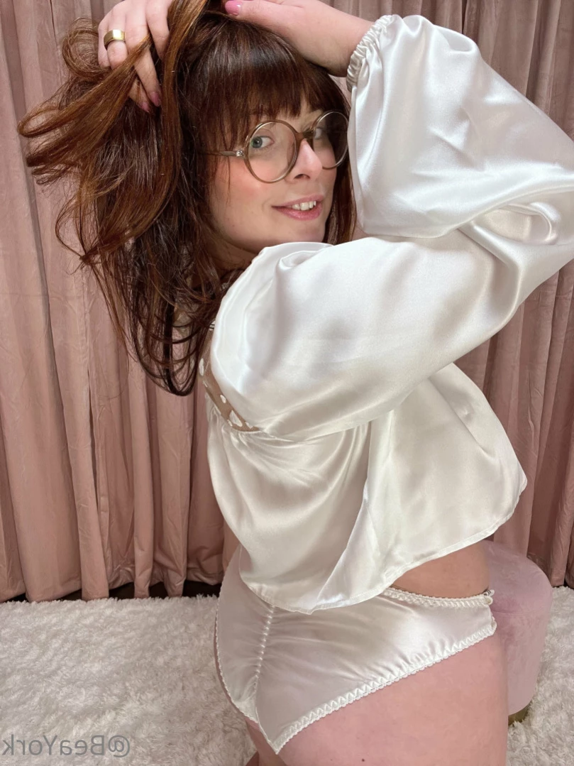 Bea York [ beayork ] Onlyfans leaked photo 12547463 on Hotleaks.tv