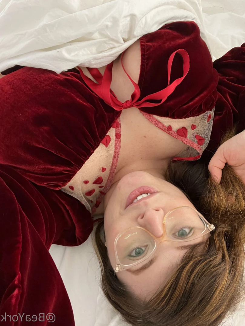 Bea York [ beayork ] Onlyfans leaked photo 16073999 on Hotleaks.tv