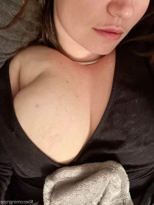 5663784