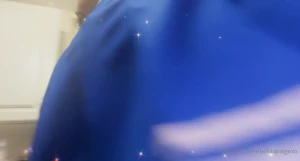 4976023
