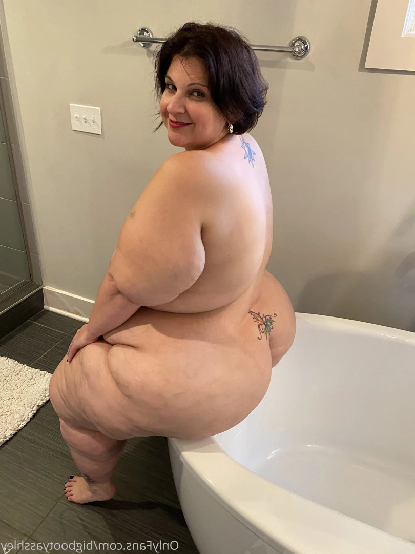 Big Booty Asshley [ bigbootyasshley ] Onlyfans leaked photo 5890360 on Hotleaks.tv