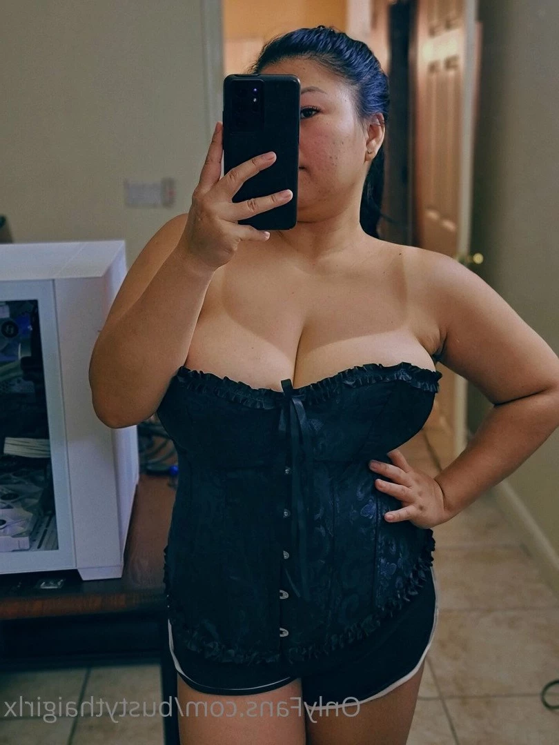 Olivia [ bustythaigirlx ] Onlyfans leaked photo 5191359 on Hotleaks.tv