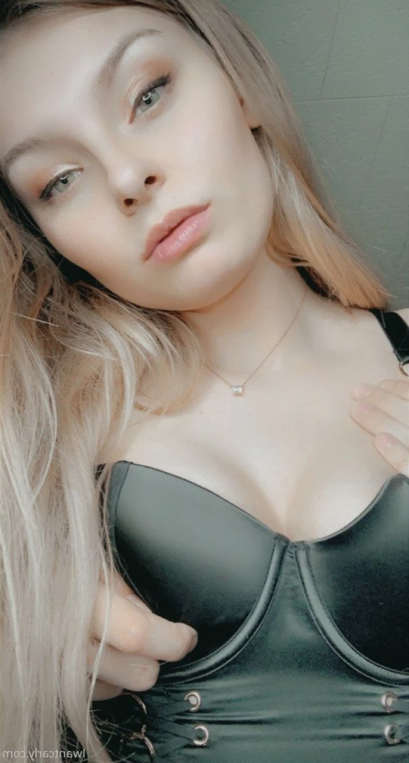 𝑪𝒂𝒓𝒍𝒚 𝑹𝒂𝒆 💦❤️‍🔥  ᵐⁱˡᶠ ⁿᵉⁱᵍʰᵇᵒʳ [ carlyraeofficial ] Onlyfans leaked photo 5215293 on Hotleaks.tv