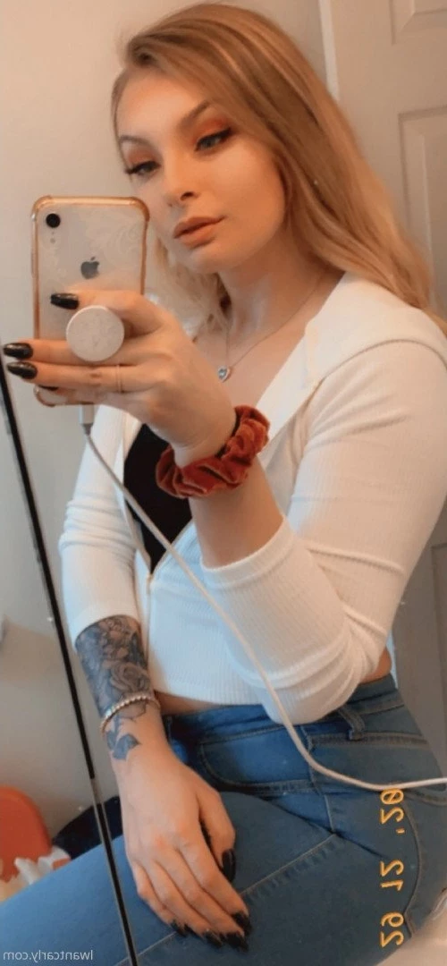 𝑪𝒂𝒓𝒍𝒚 𝑹𝒂𝒆 💦❤️‍🔥  ᵐⁱˡᶠ ⁿᵉⁱᵍʰᵇᵒʳ [ carlyraeofficial ] Onlyfans leaked photo 5215344 on Hotleaks.tv