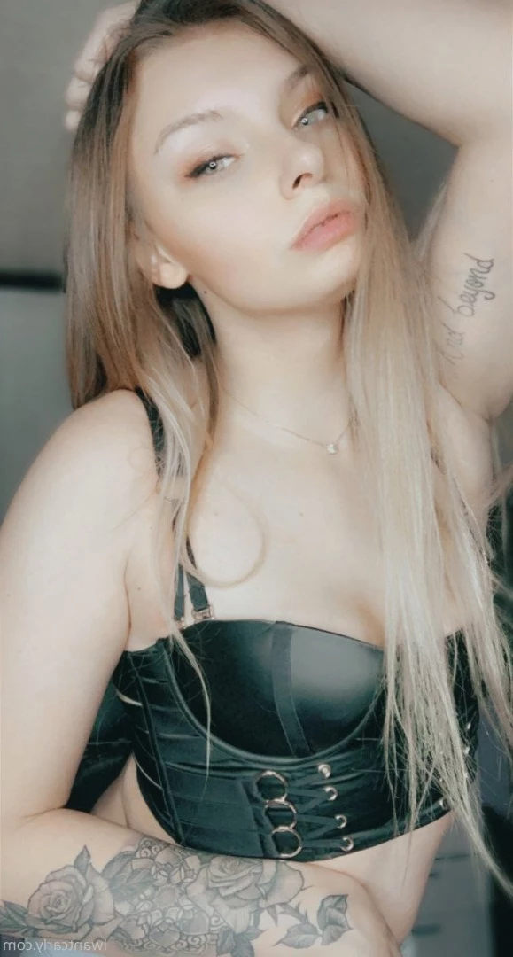 𝑪𝒂𝒓𝒍𝒚 𝑹𝒂𝒆 💦❤️‍🔥  ᵐⁱˡᶠ ⁿᵉⁱᵍʰᵇᵒʳ [ carlyraeofficial ] Onlyfans leaked photo 5216412 on Hotleaks.tv