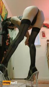 15967302