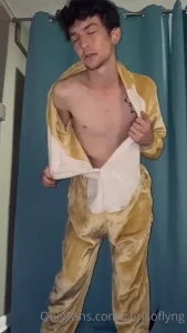 4991996