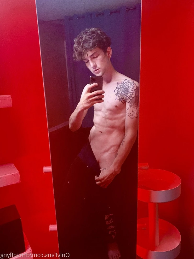 ChrisOflyng [ chrisoflyng ] Onlyfans leaked photo 5202273 on Hotleaks.tv