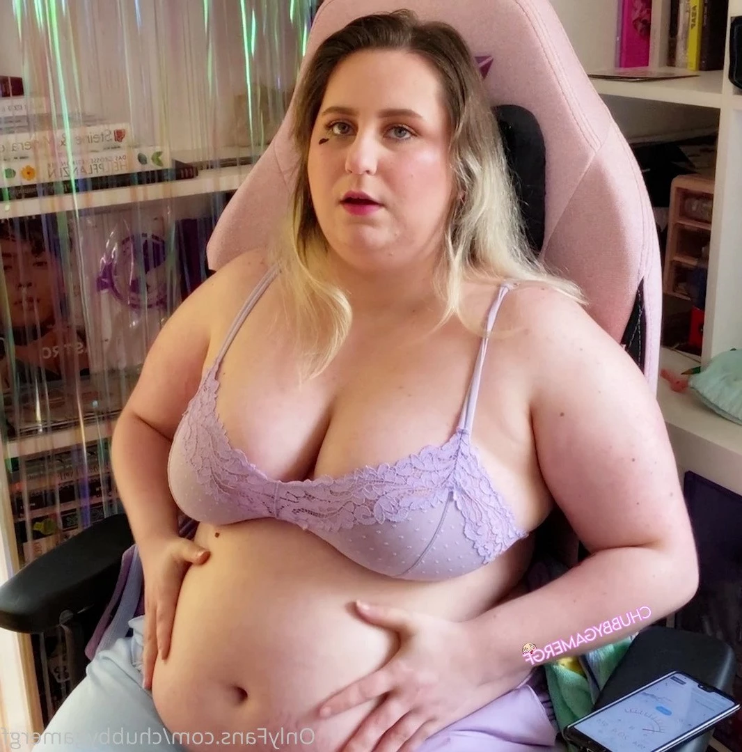 Hiatus ChubbyGamerGF [ chubbygamergf ] Onlyfans leaked photo 5146784 on Hotleaks.tv