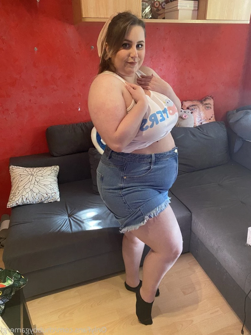 Hiatus ChubbyGamerGF [ chubbygamergf ] Onlyfans leaked photo 5148055 on Hotleaks.tv