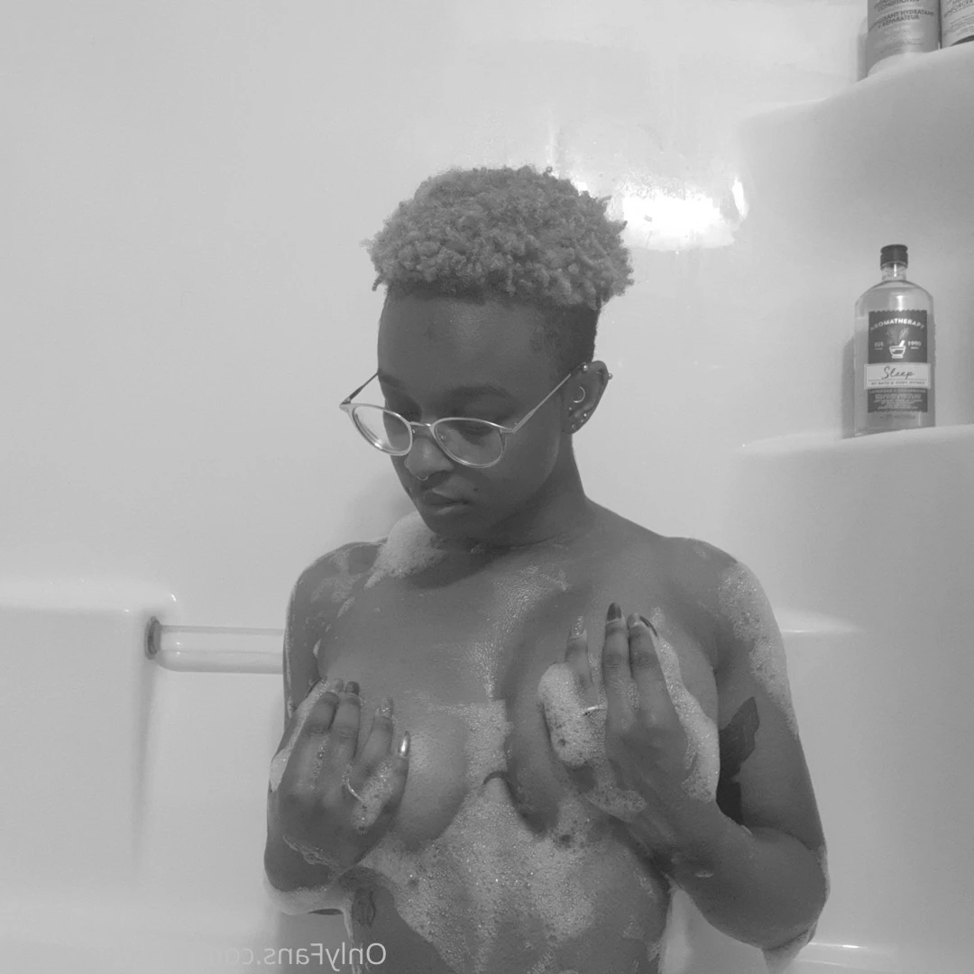 DeeDeeBee [ deedeebee96 ] Onlyfans leaked photo 5819784 on Hotleaks.tv