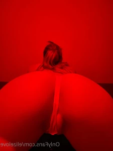 5587949