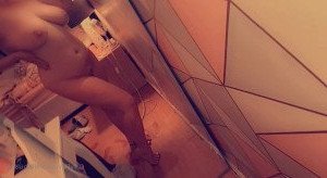 Ellelouise [ ellelouise98 ] Onlyfans leaked video 5019650 on Hotleaks.tv