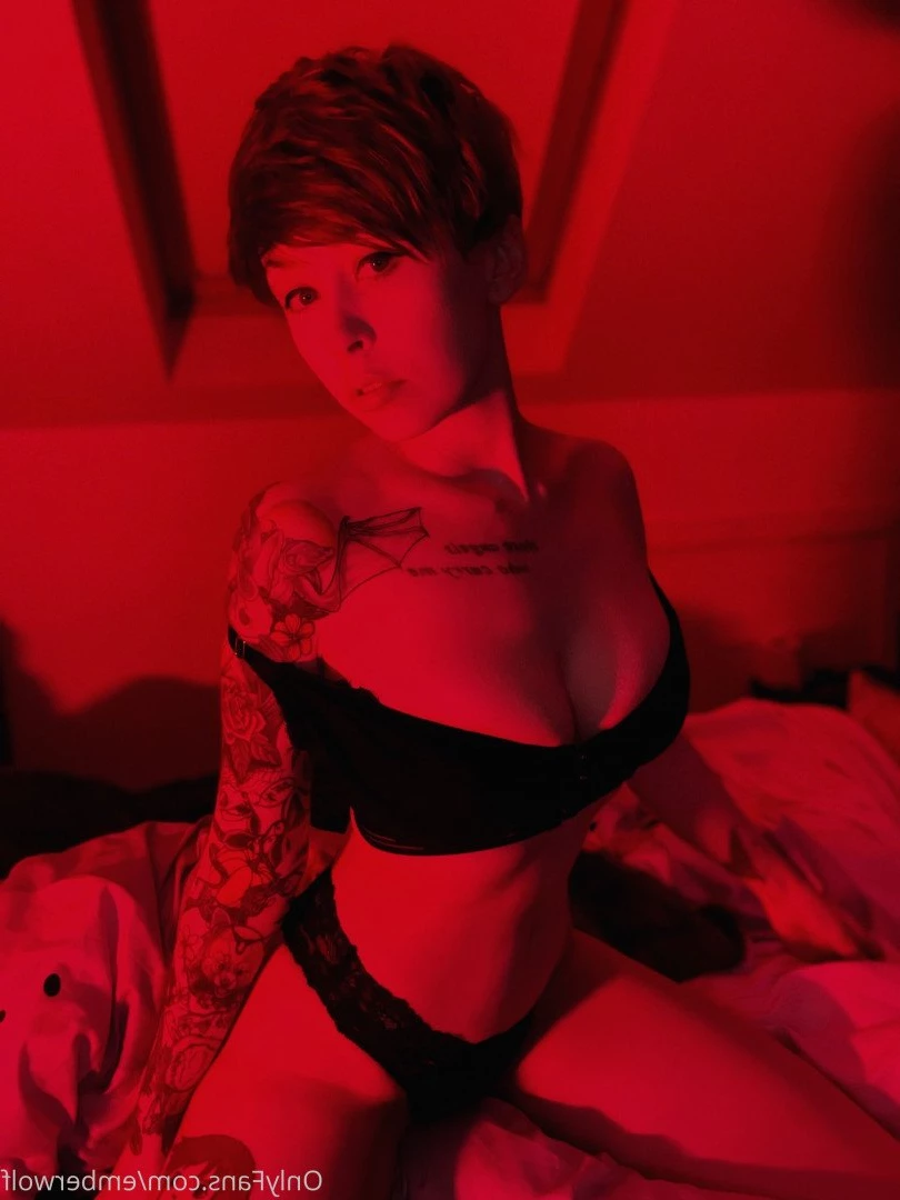 Ember Wolf [ emberwolf ] Onlyfans leaked photo 5100114 on Hotleaks.tv