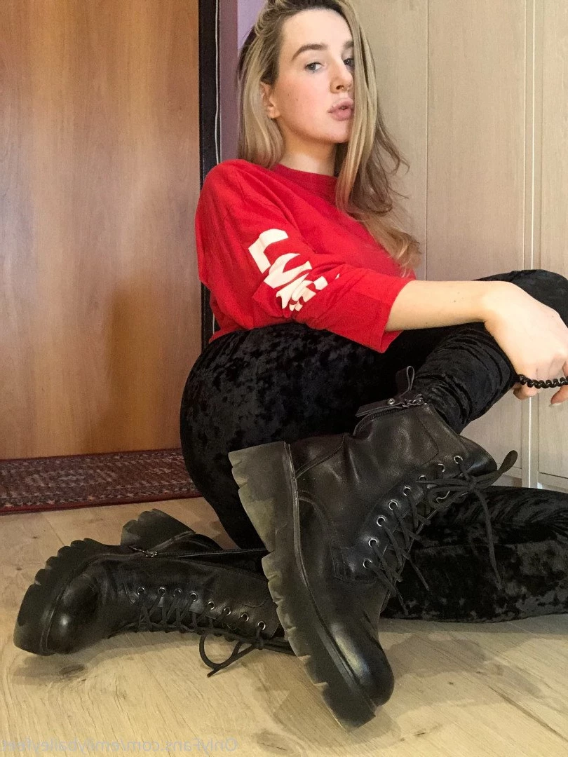 Emily Bailey [ emily_sweet_feet2 ] Onlyfans leaked photo 5076481 on Hotleaks.tv