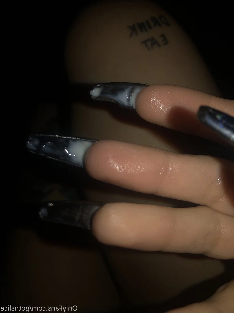 𝔤𝔬𝔱𝔥𝔰𝔩𝔦𝔠𝔢 [ gothslice ] Onlyfans leaked photo 456417 on Hotleaks.tv