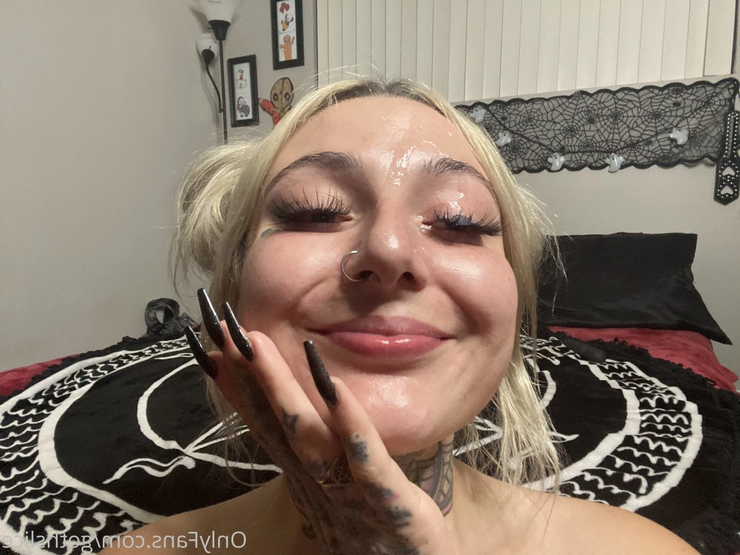 𝔤𝔬𝔱𝔥𝔰𝔩𝔦𝔠𝔢 [ gothslice ] Onlyfans leaked photo 456433 on Hotleaks.tv