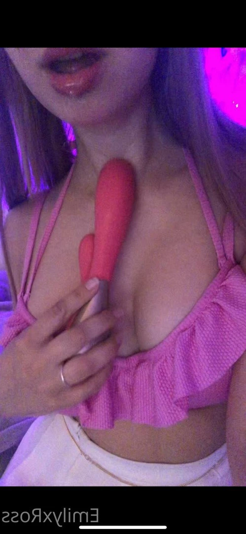 Emily♥️🥰 [ emilyxross ] Onlyfans leaked photo 5104220 on Hotleaks.tv