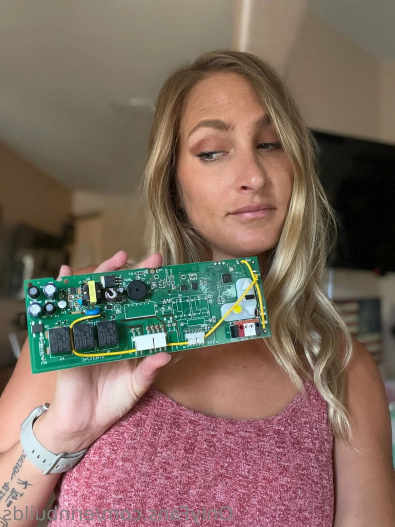 Erin [ erinbuilds ] Onlyfans leaked photo 13887138 on Hotleaks.tv