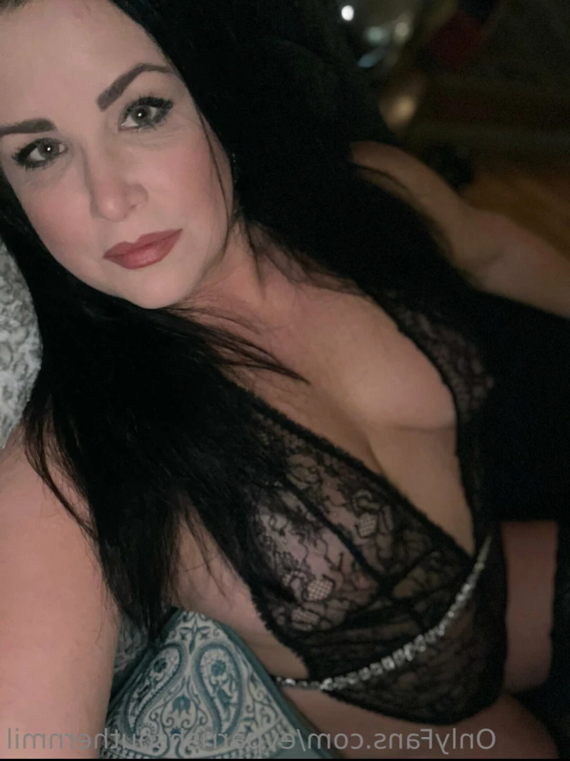 Evangeline (EV) Parrish [ evparrishsouthernmil ] Onlyfans leaked photo 15438913 on Hotleaks.tv
