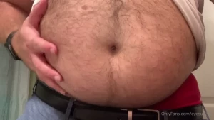 Big Fat Bear [ eyesup305 ] Onlyfans leaked video 5032258 on Hotleaks.tv