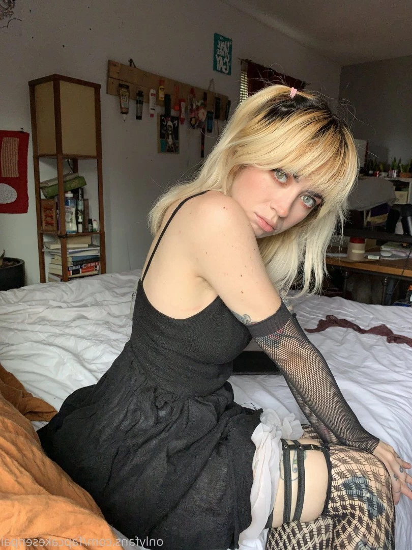 Fapcake Senpai [ fapcakesenpai ] Onlyfans leaked photo 5103399 on Hotleaks.tv