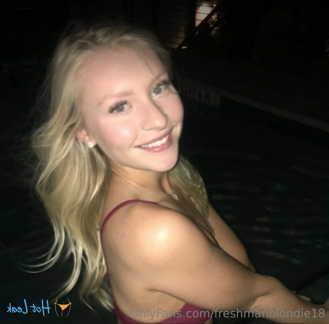 freshmanblondie18 Onlyfans leaked photo 12914034 on Hotleaks.tv