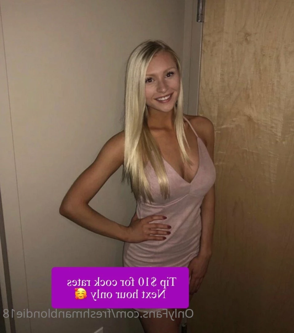 freshmanblondie18 Onlyfans leaked photo 12914435 on Hotleaks.tv