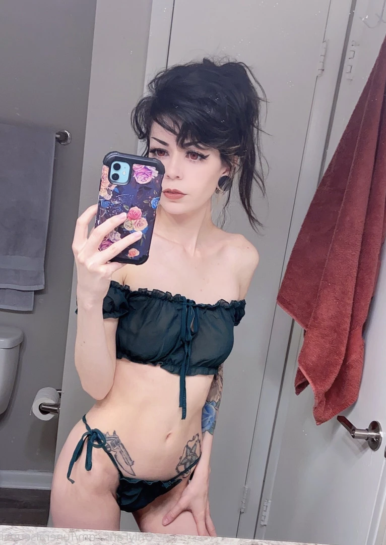 𝐄𝐕𝐄𝐋𝐘𝐍 𝐂𝐑𝐀𝐒𝐇. [ funeralsenpai ] Onlyfans leaked photo 5615871 on Hotleaks.tv
