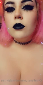 5722874
