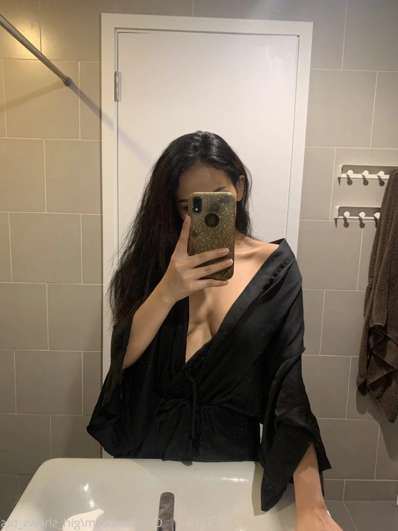 BABYGIRL💕 [ girl_shows_tits ] Onlyfans leaked photo 5697004 on Hotleaks.tv