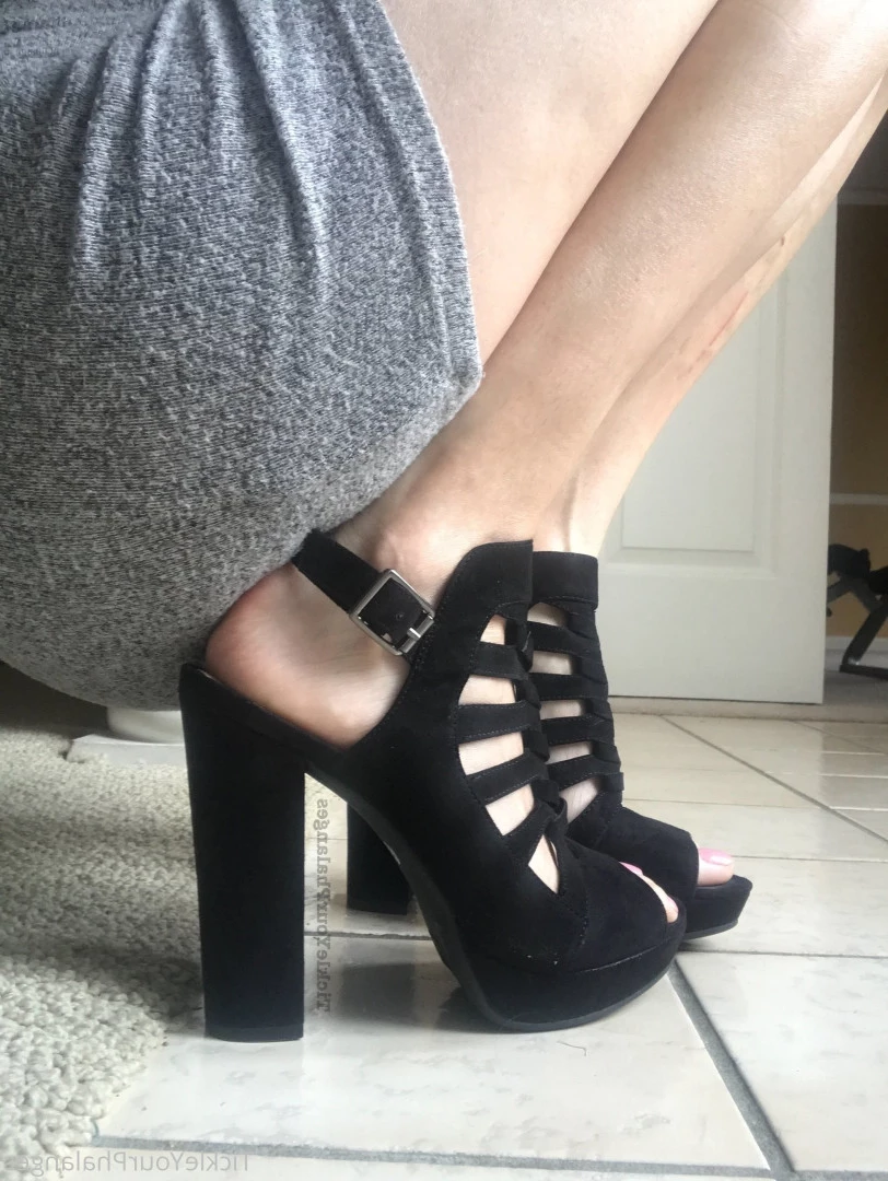 Goddess Tickle-Femdom Foot Goddess [ goddess_tickle ] Onlyfans leaked photo 5614410 on Hotleaks.tv