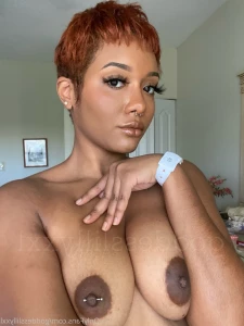 5593913