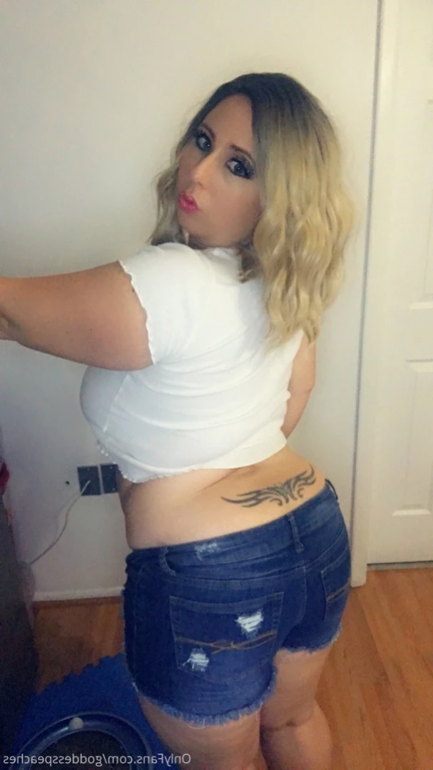 🍑Peaches 💦Breed Me🍆StepMom⛓Mistress [ goddesspeaches ] Onlyfans leaked photo 10981641 on Hotleaks.tv
