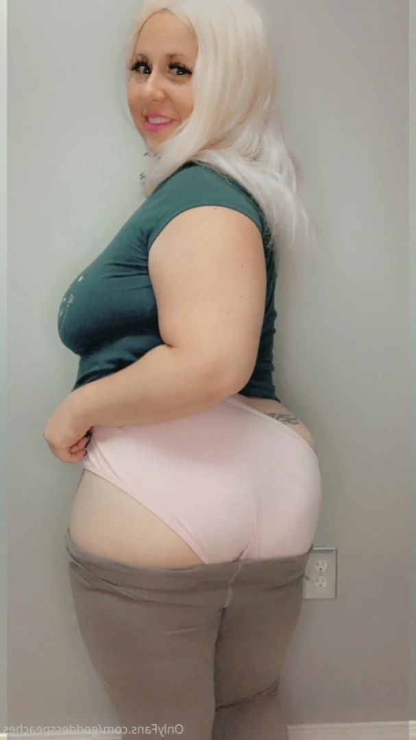 🍑Peaches 💦Breed Me🍆StepMom⛓Mistress [ goddesspeaches ] Onlyfans leaked photo 12898971 on Hotleaks.tv