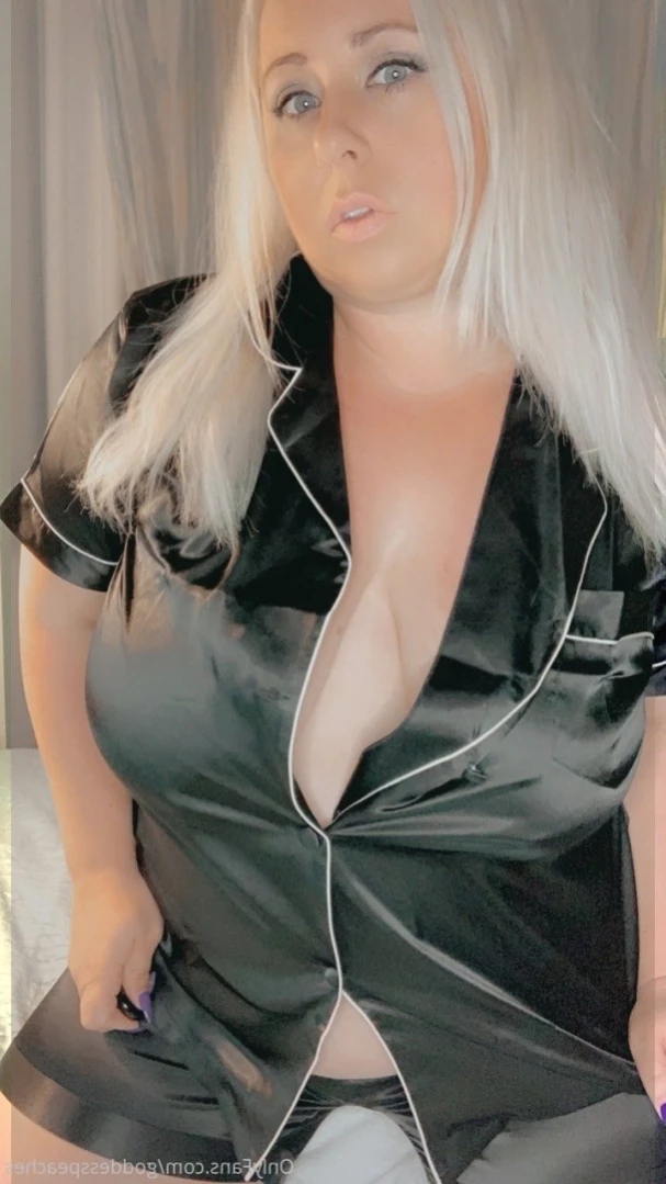 🍑Peaches 💦Breed Me🍆StepMom⛓Mistress [ goddesspeaches ] Onlyfans leaked photo 14651043 on Hotleaks.tv