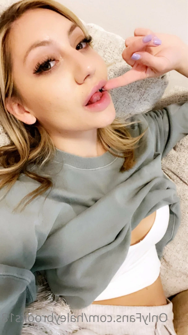 haley 💕 [ haleybrooks18 ] Onlyfans leaked photo 12708495 on Hotleaks.tv