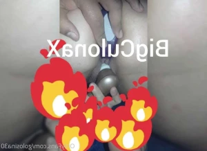 5597872