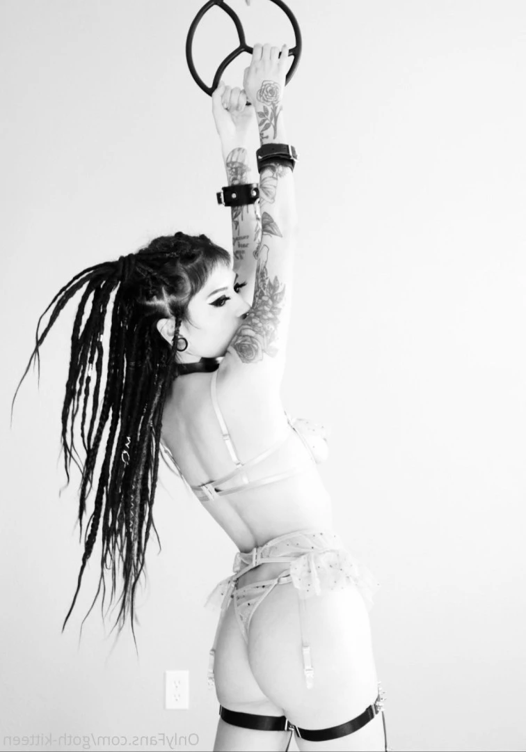 ♡ 𝕲𝖔𝖙𝖍 𝖐𝖎𝖙𝖙𝖊𝖓 ♡ [ goth-kitteen ] Onlyfans leaked photo 5591460 on Hotleaks.tv