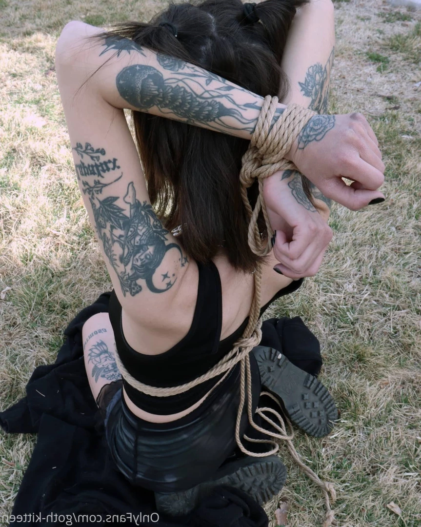 ♡ 𝕲𝖔𝖙𝖍 𝖐𝖎𝖙𝖙𝖊𝖓 ♡ [ goth-kitteen ] Onlyfans leaked photo 5591578 on Hotleaks.tv