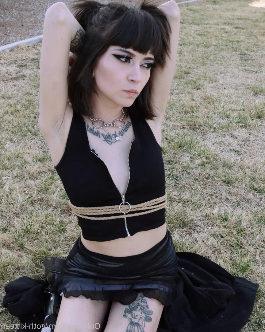 ♡ 𝕲𝖔𝖙𝖍 𝖐𝖎𝖙𝖙𝖊𝖓 ♡ [ goth-kitteen ] Onlyfans leaked photo 5592080 on Hotleaks.tv