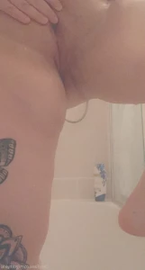 5764177