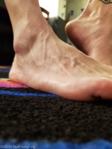 5686989