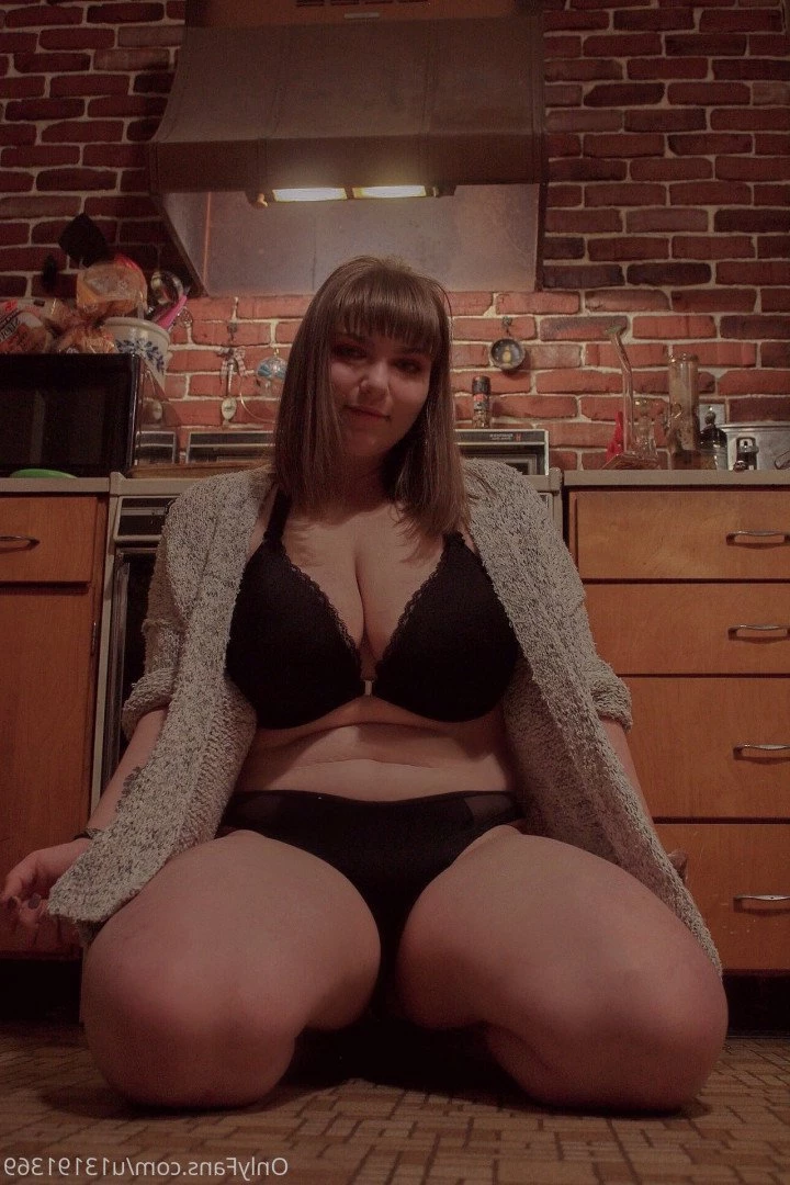 Hannah Bee 🌻🐝 [ hannahbee840 ] Onlyfans leaked photo 467675 on Hotleaks.tv