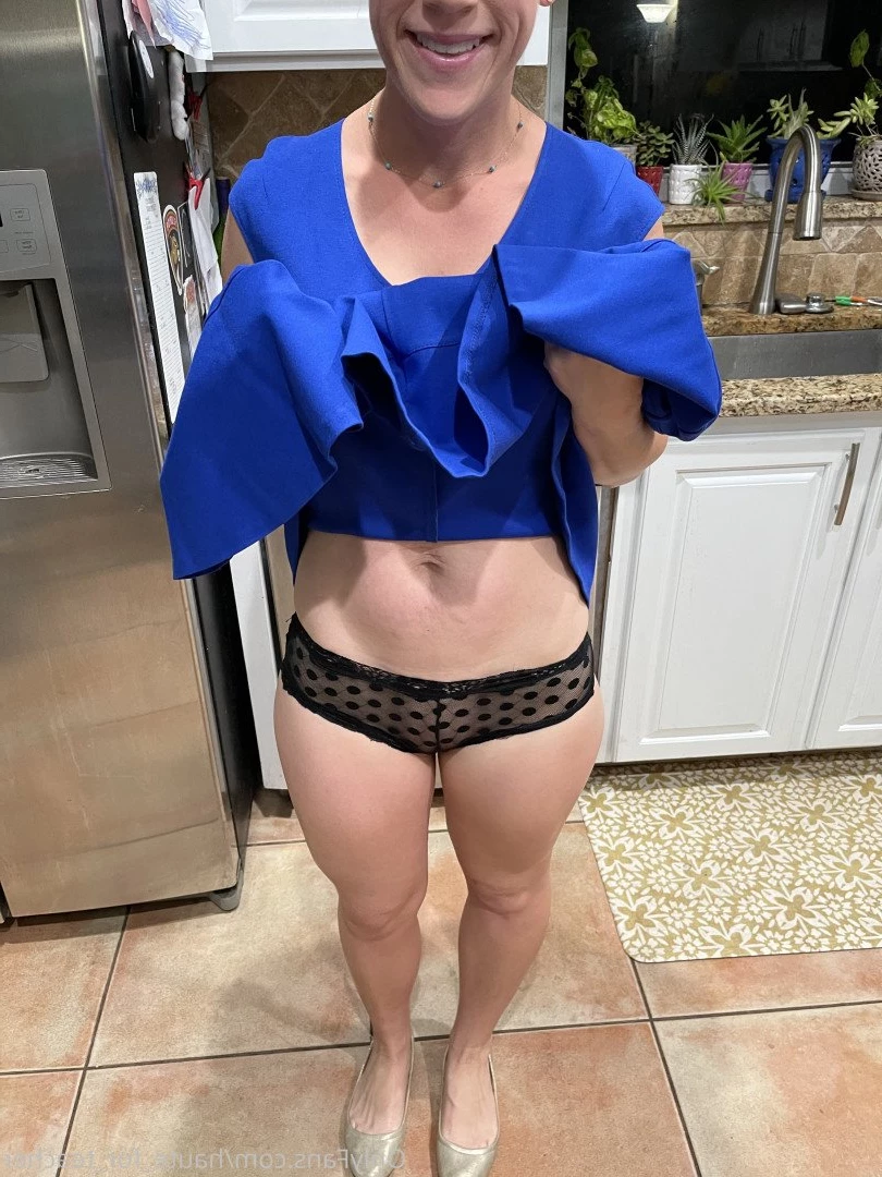 Mrs Robinson 🍎 [ haute_for_teacher ] Onlyfans leaked photo 5489704 on Hotleaks.tv