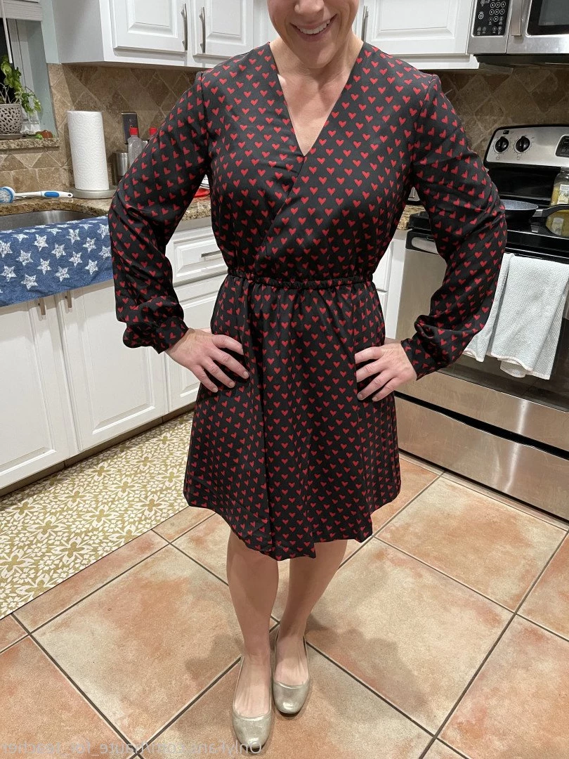 Mrs Robinson 🍎 [ haute_for_teacher ] Onlyfans leaked photo 5493255 on Hotleaks.tv